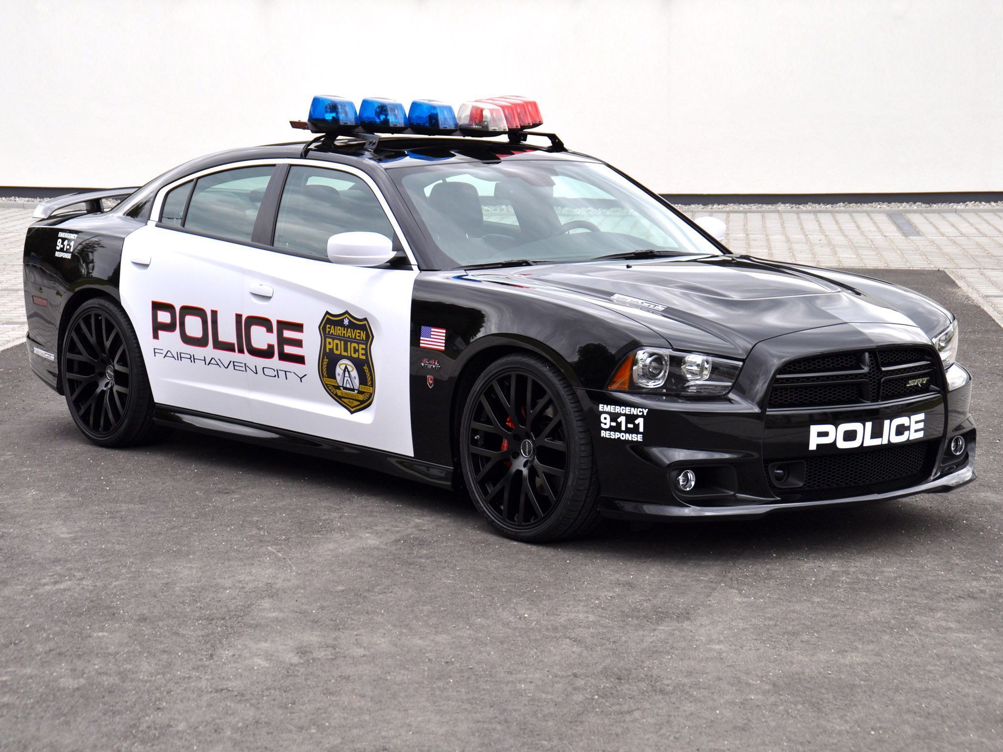 american-flag-design-on-police-cars-causes-controversy-in-california-town